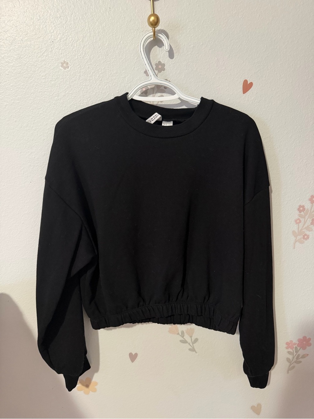 Black Cropped Crewneck Sweatshirt